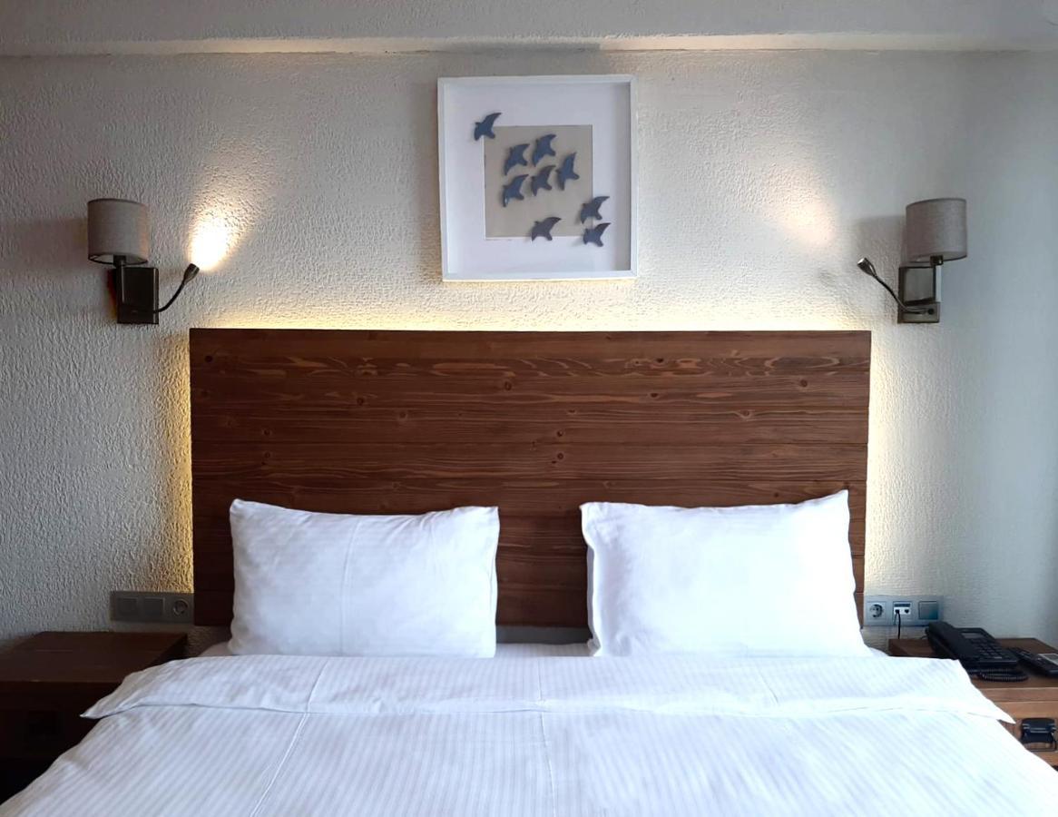 8 Rooms Hotel ゲリボル エクステリア 写真