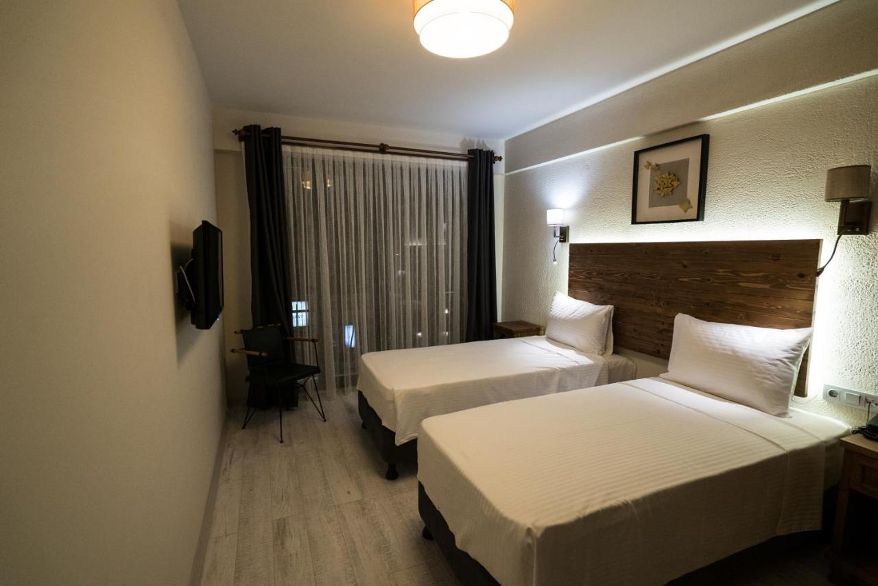 8 Rooms Hotel ゲリボル エクステリア 写真