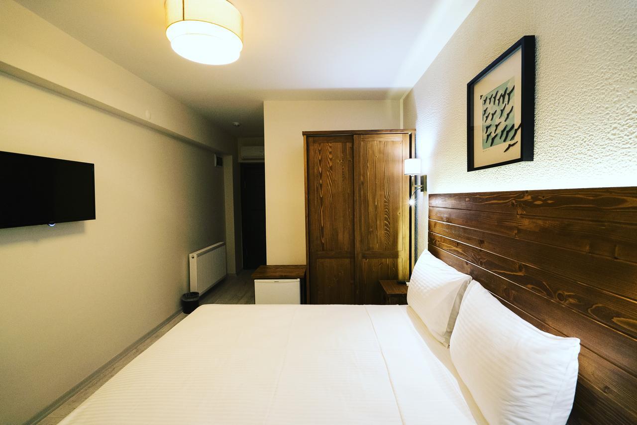 8 Rooms Hotel ゲリボル エクステリア 写真